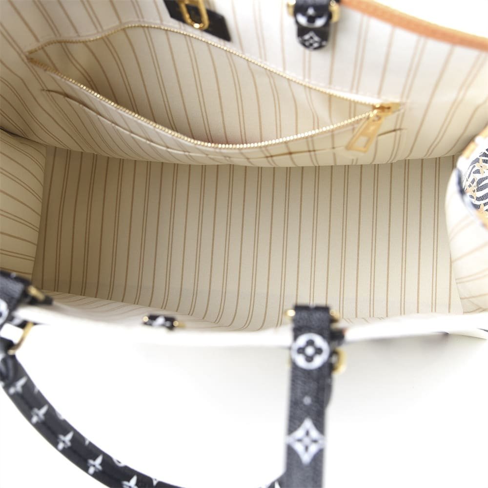 L0vis Vvtt0n Monogram Giant Jungle Onthego GM Ivory