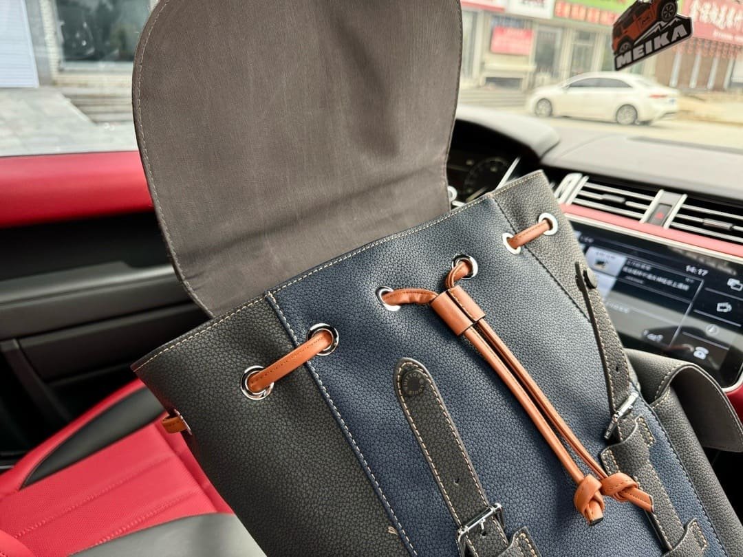 L0vis Vvtt0n Backpack