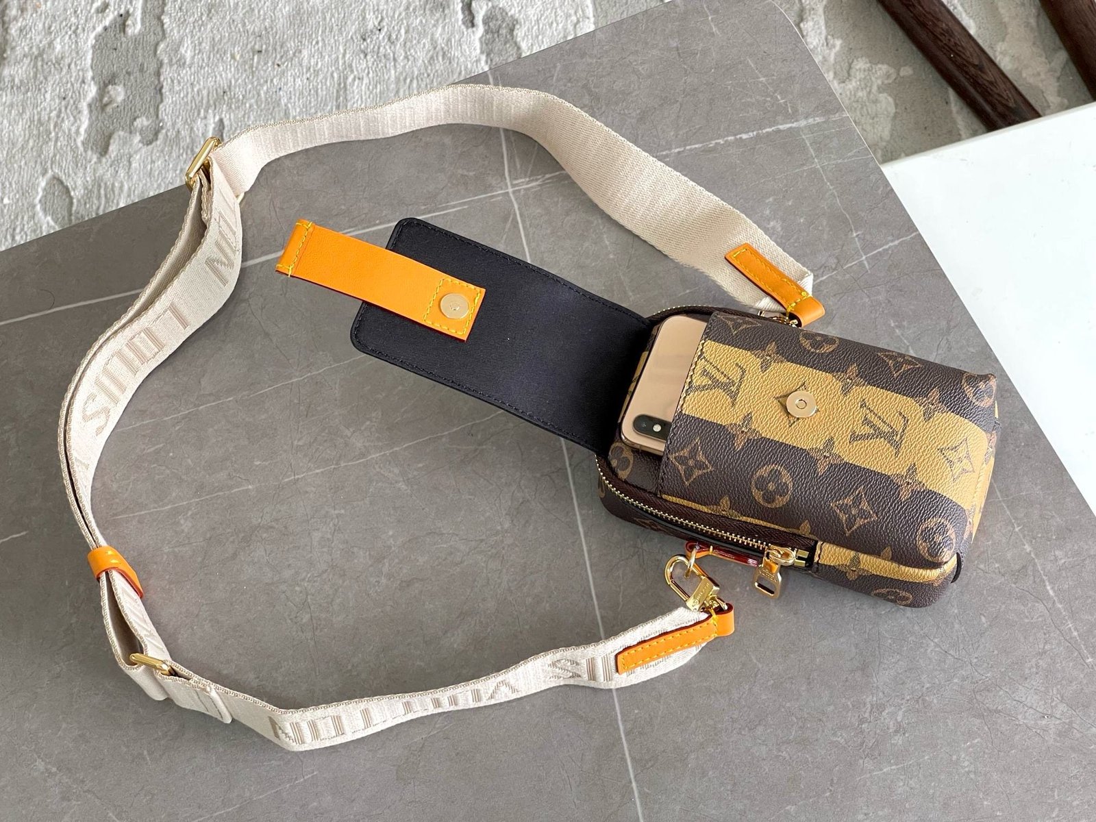 L0vis Vvtt0n M81005 FLAP DOUBLE PHONE BAG