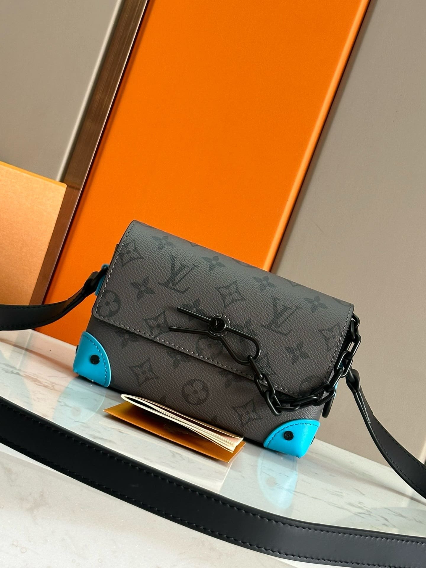 L0vis Vvtt0n M11496 Steamer Wearable Wallet
