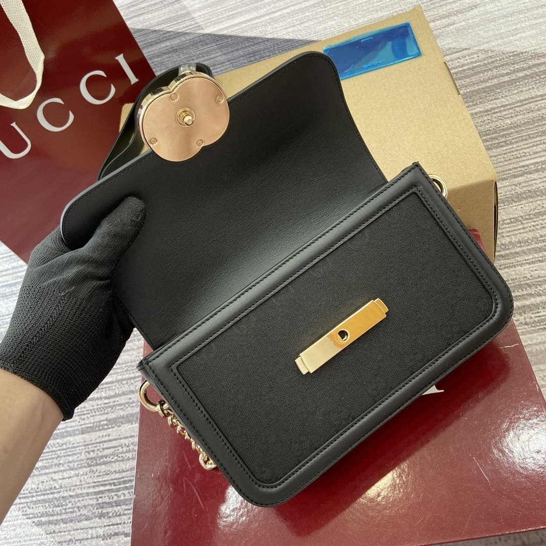 Gvc*1 GO SMALL SHOULDER BAG