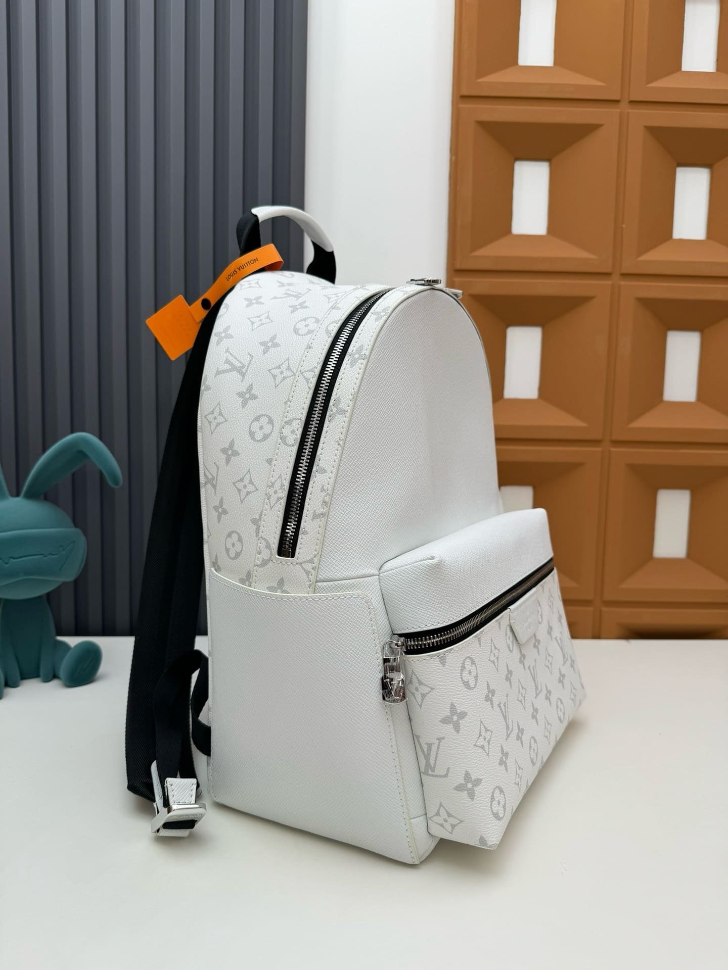 L0vis Vvtt0n M31061 Discovery Backpack
