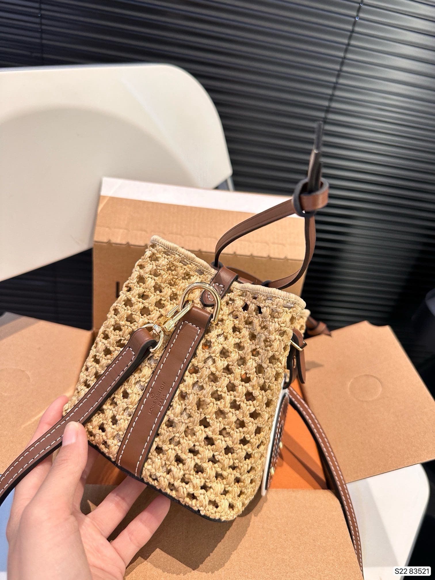 L0vis Vvtt0n M83521 Noé Purse