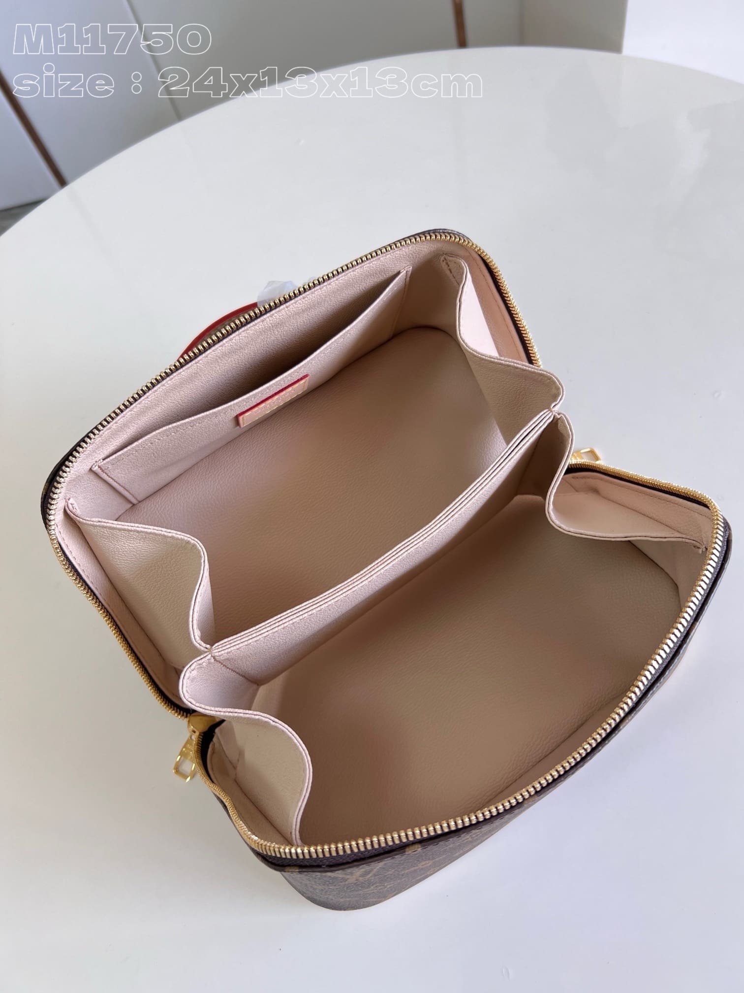 L0vis Vvtt0n M11750 Toiletry Bag