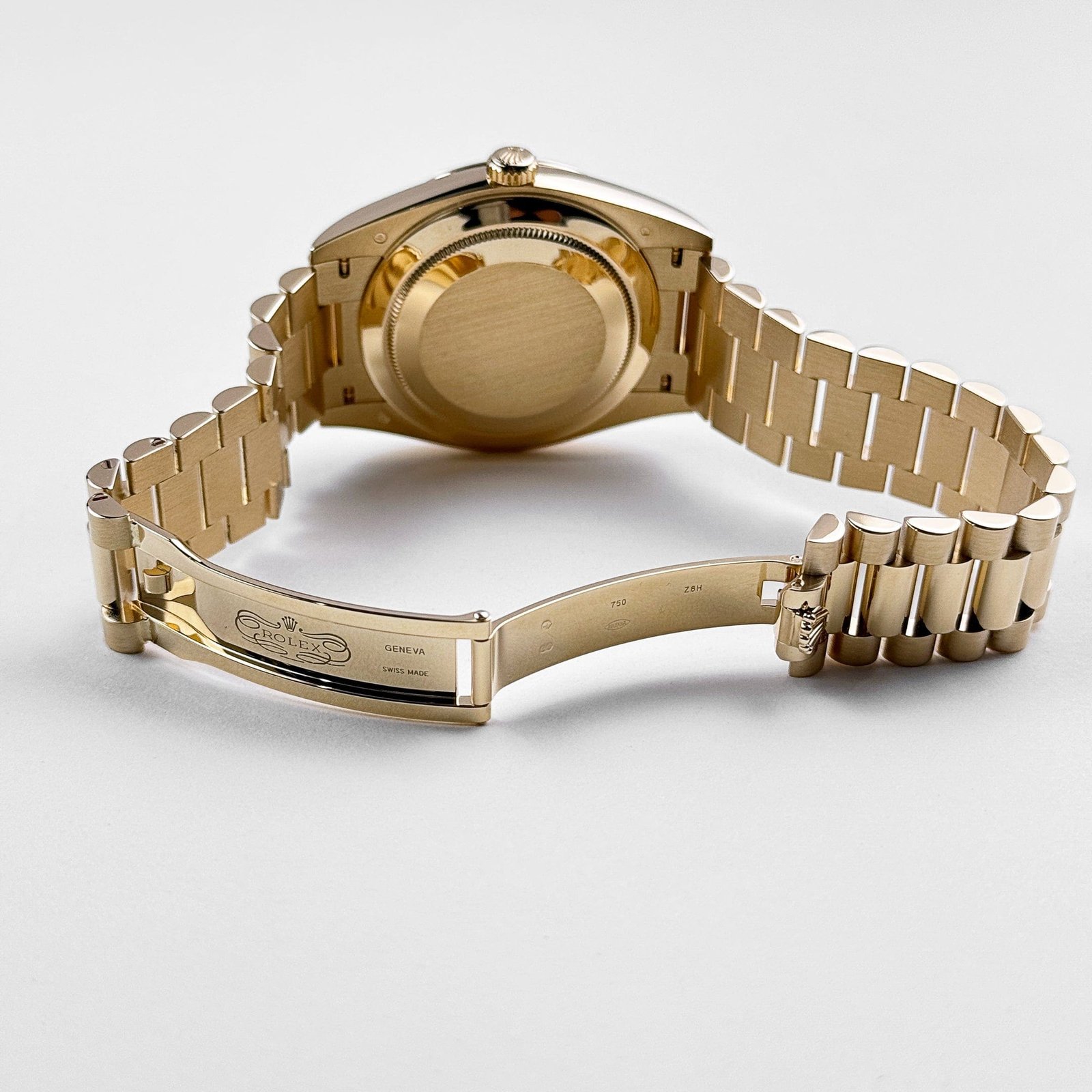 R01ex Day-Date 40 228238 Yellow Gold Champagne Roman Dial