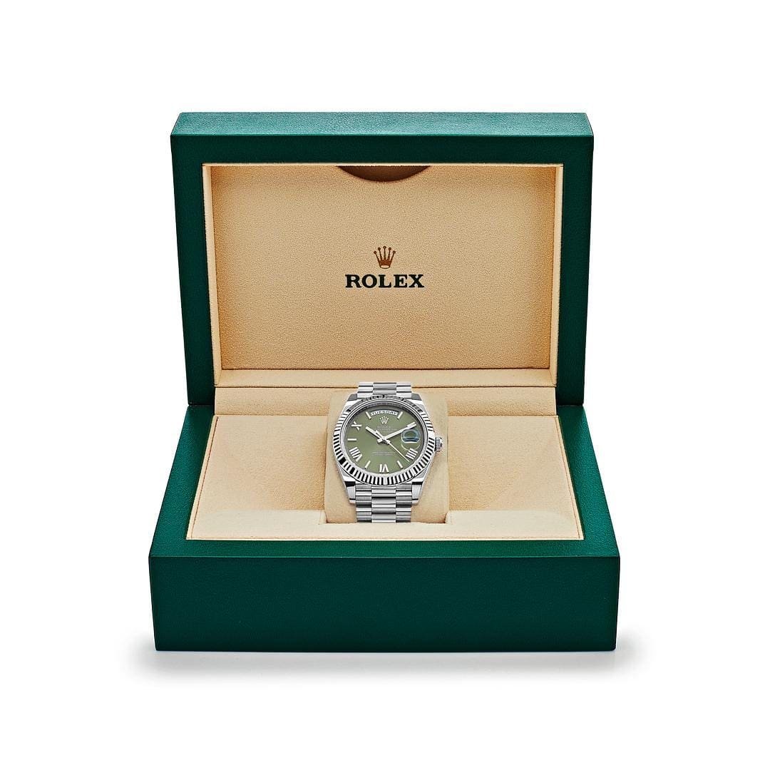 R01ex Day-Date 40 228239 White Gold Olive Dial (2022)