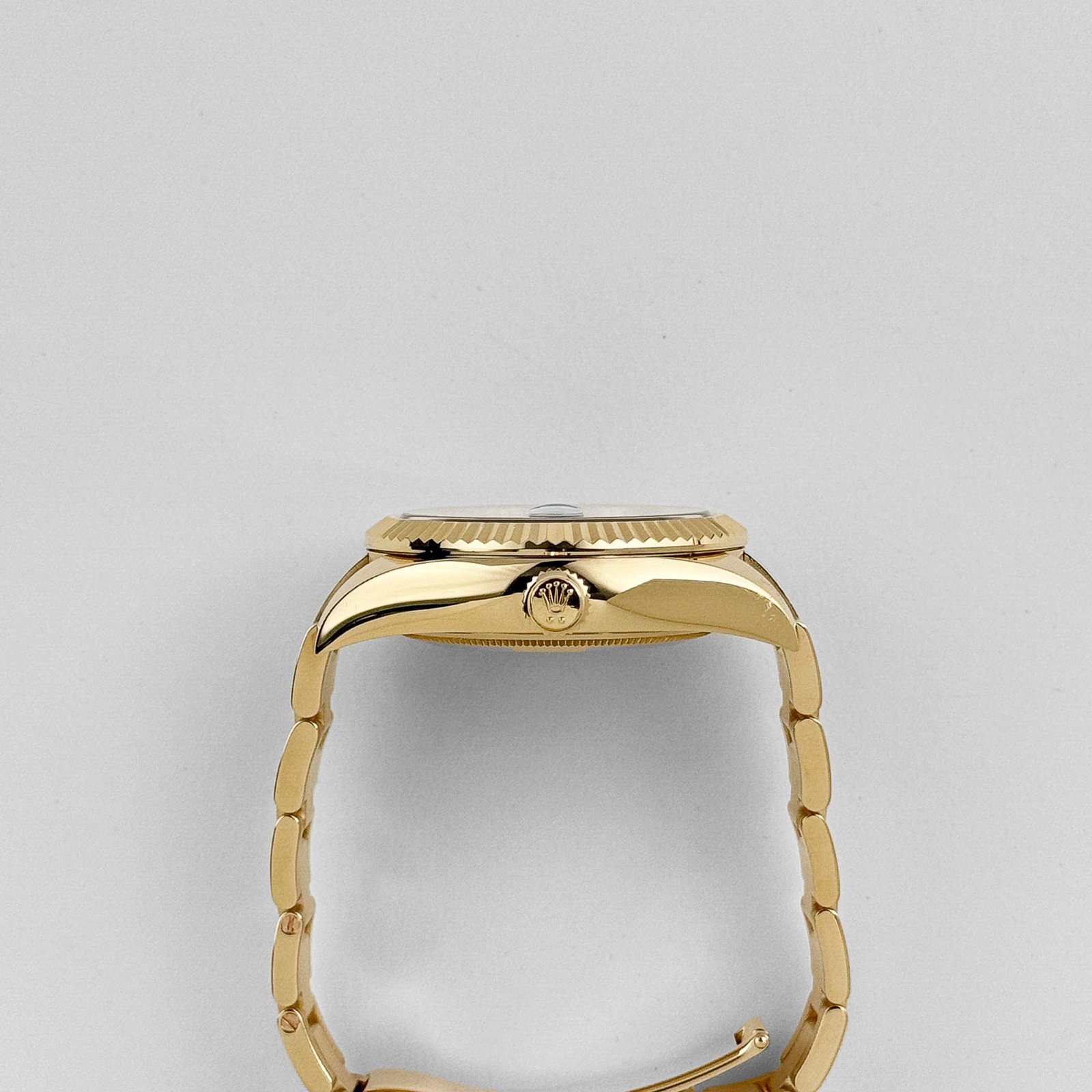 R01ex Sky-Dweller 326938 Yellow Gold Black Dial (2021)