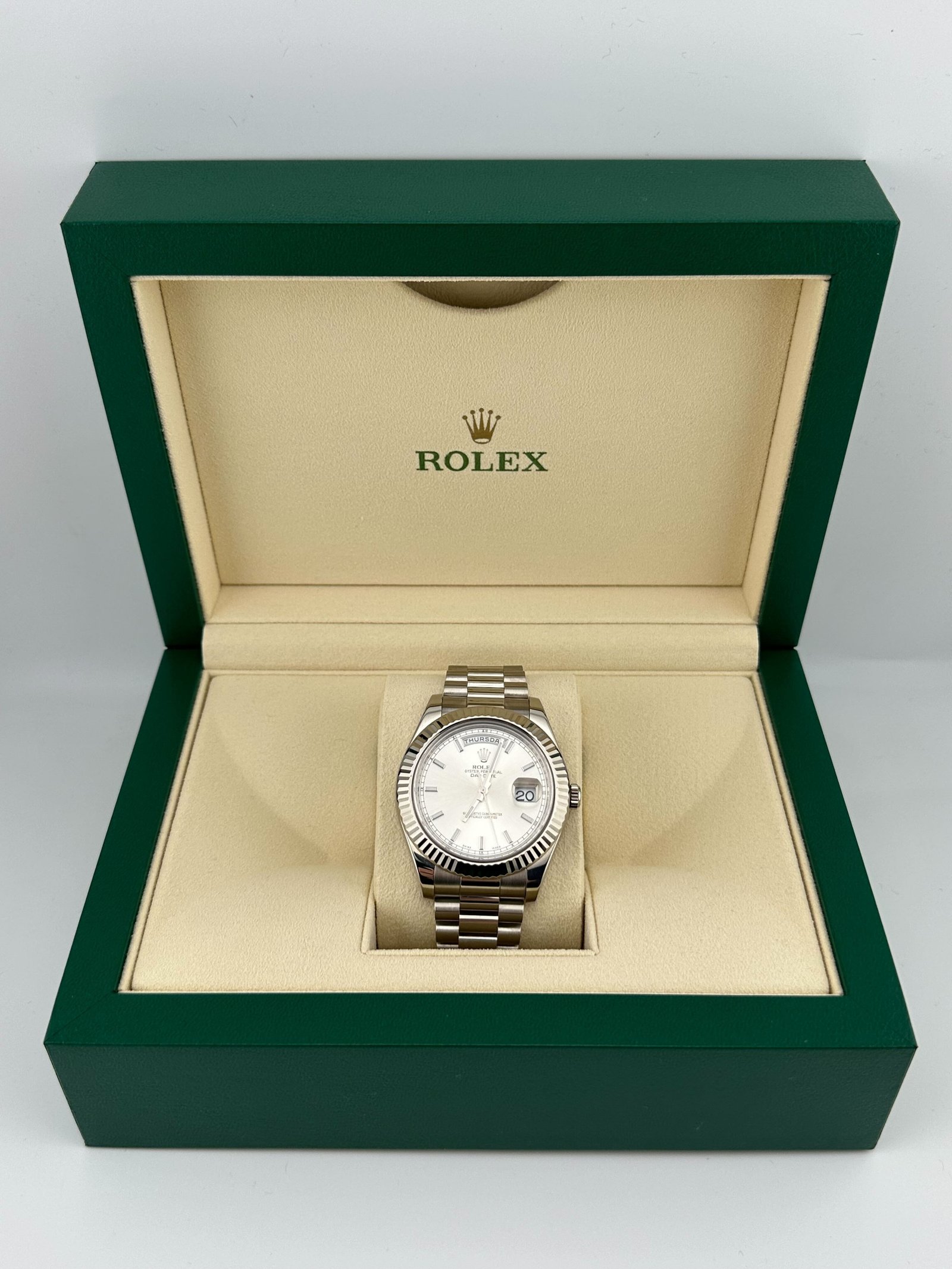 R01ex Day-Date 36 218239 White Gold Silver Dial (2022)