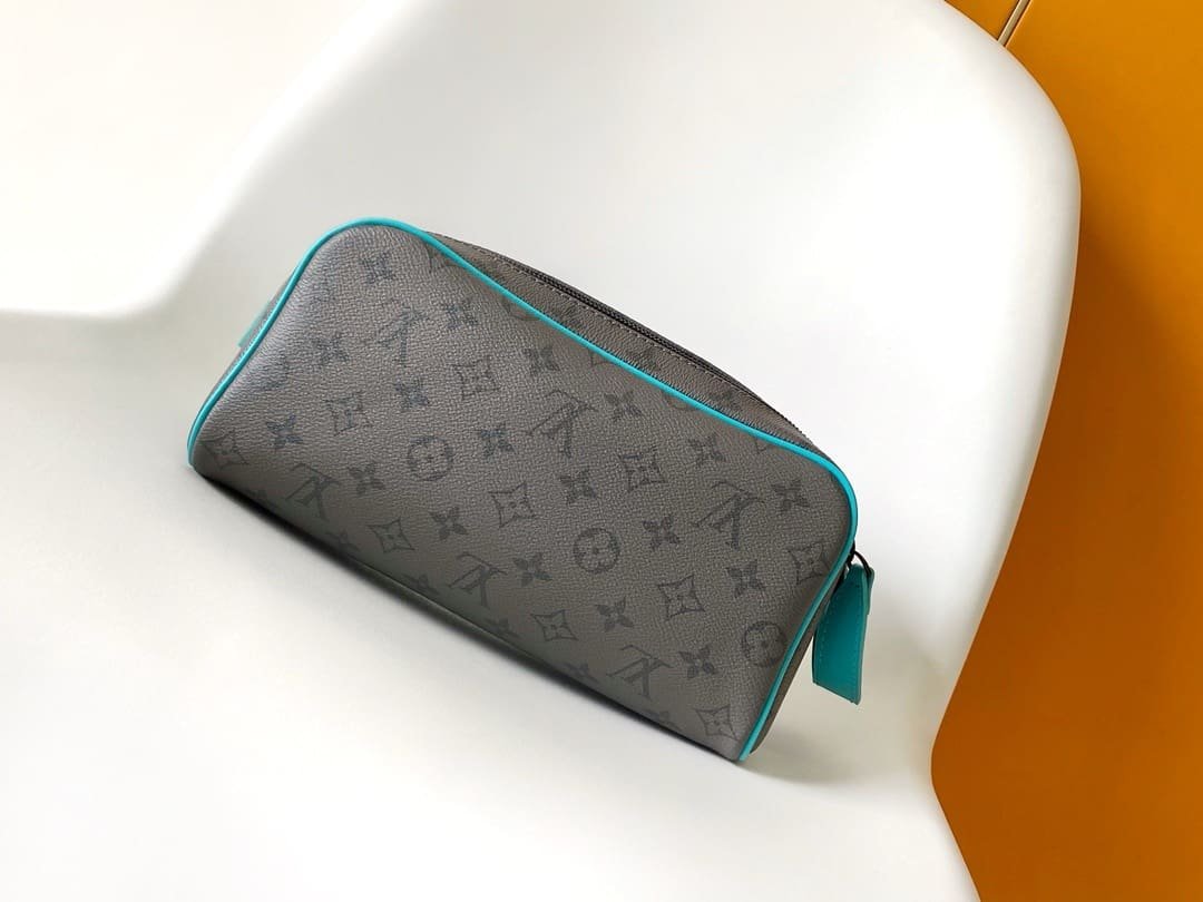 L0vis Vvtt0n M11482 Dopp Kit