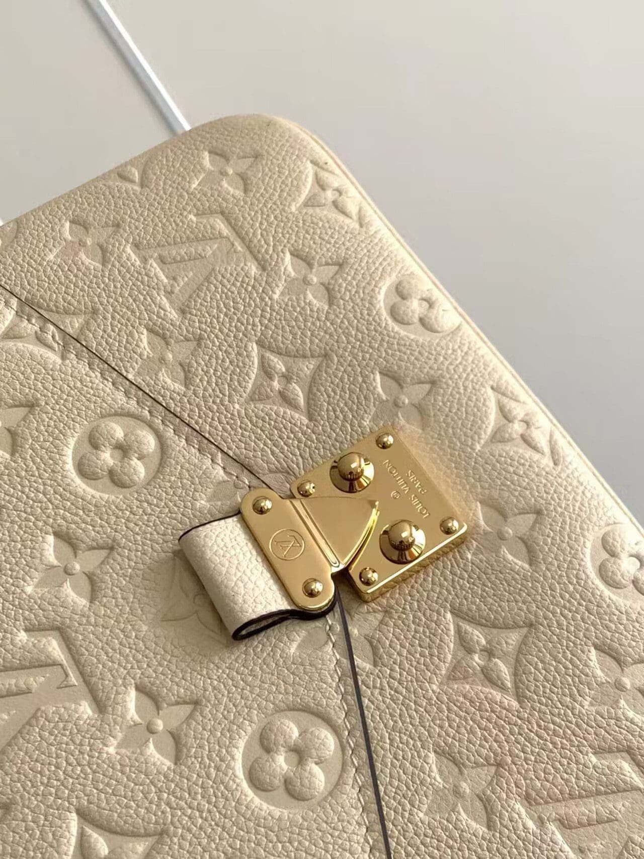 L0vis Vvtt0n M44881 Pochette Métis