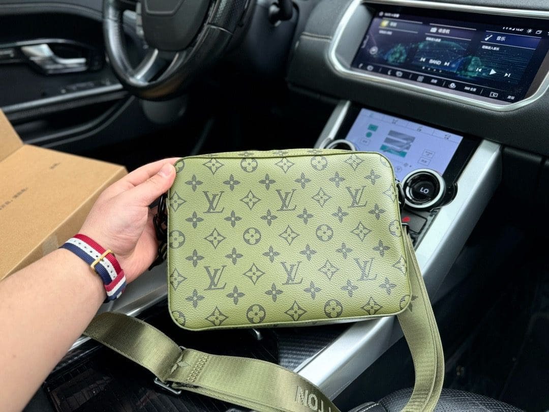 L0vis Vvtt0n M23783 Trio Messenger