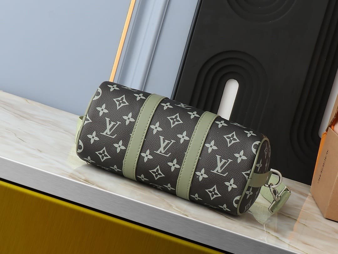 L0vis Vvtt0n M11591 KEEPALL BANDOULIÈRE 25 handbag