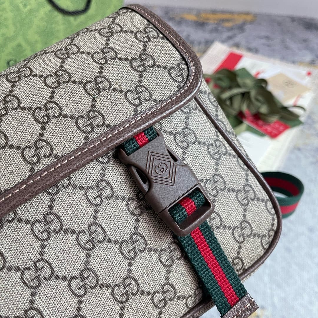 Gvc*1 MESSENGER BAG