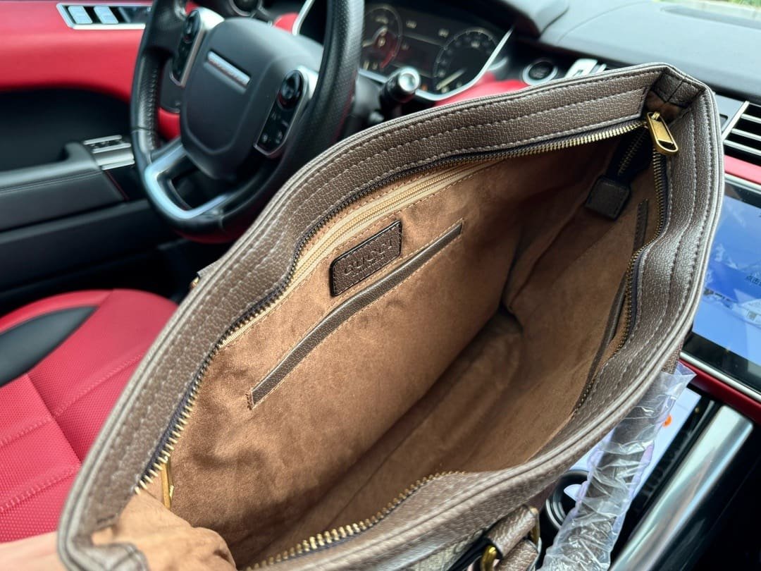 Gvc*1 briefcase