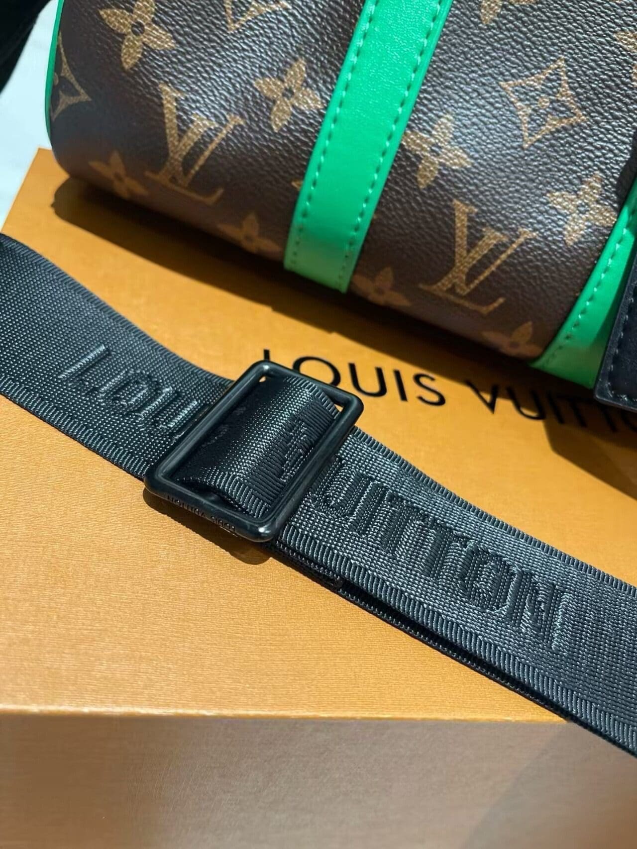L0vis Vvtt0n Keepall Bandouliere 25