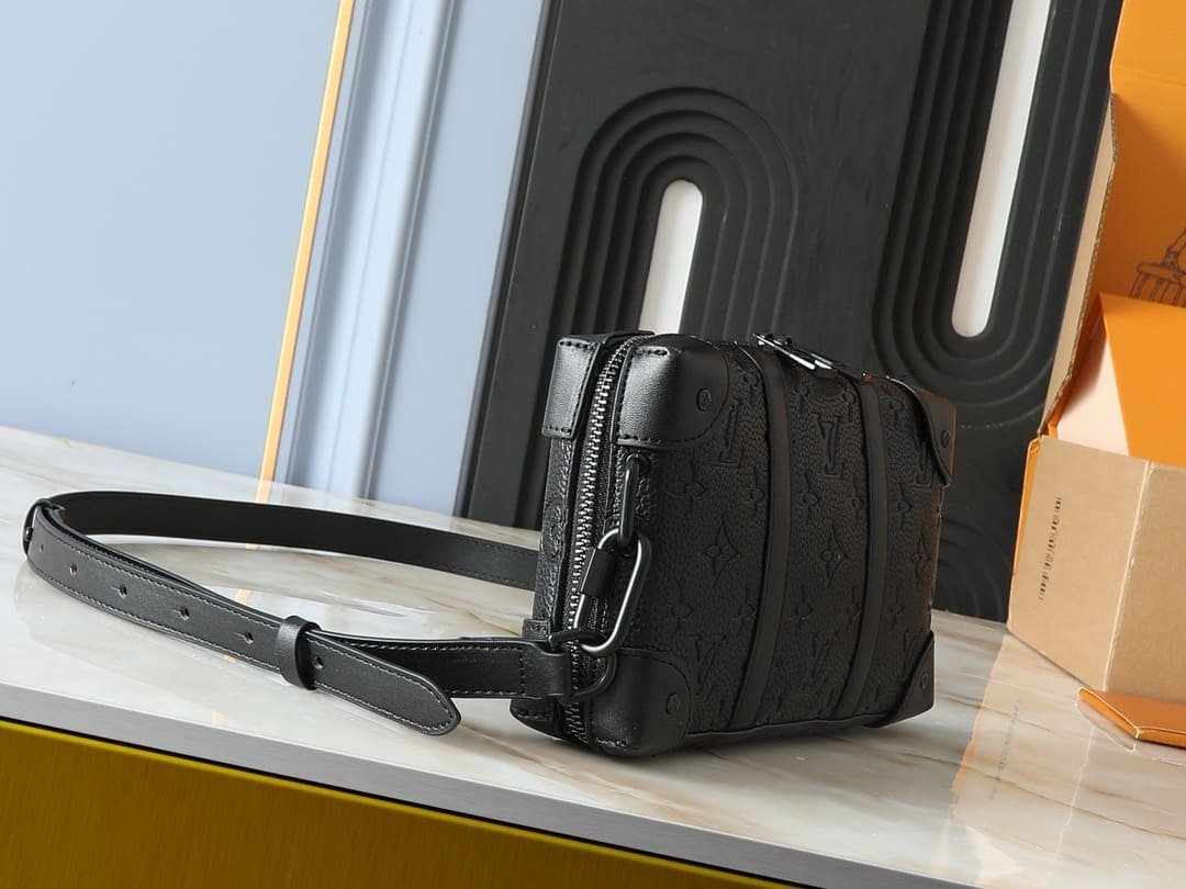 L0vis Vvtt0n M80224 Soft Trunk Wallet
